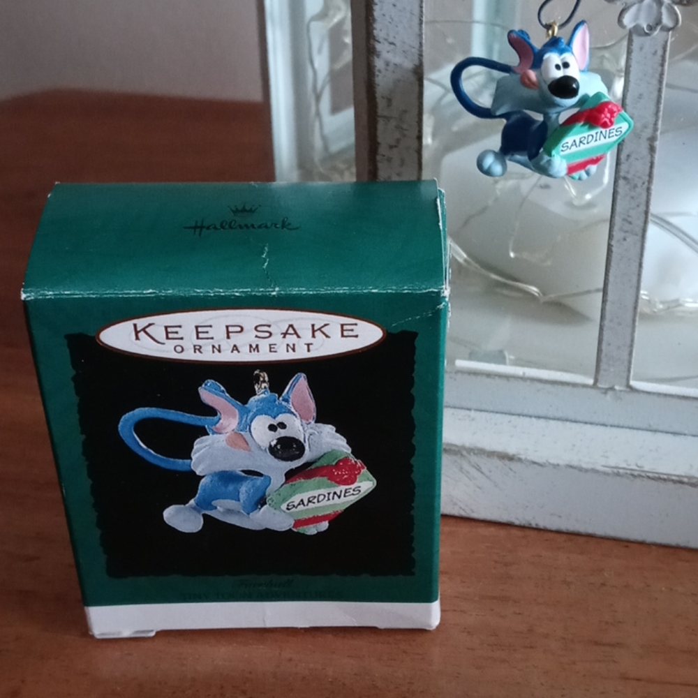 Hallmark Tiny Toon Furrball Miniature Ornament